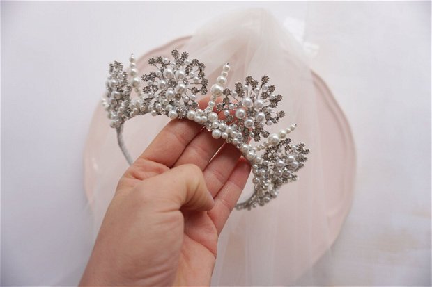 Coroana tiara cu perle si cristale