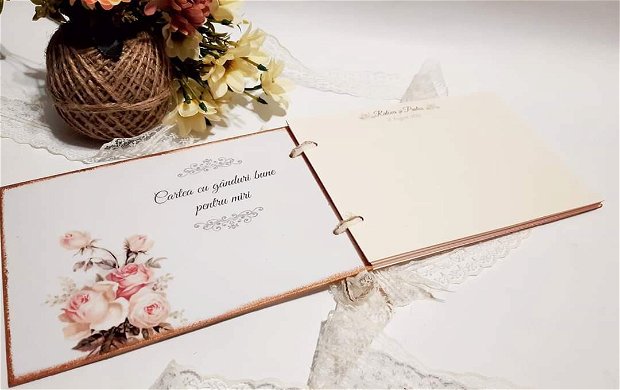 Carte de oaspeti nunta cu coperti din lemn si 80 de pagini cartonate si personalizate, format A5
