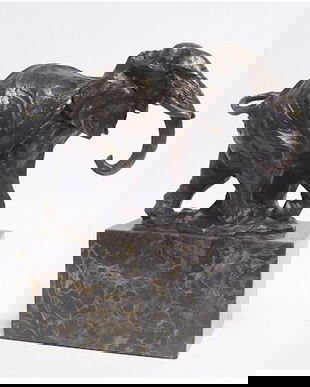 Elefant mergand-statueta din bronz pe un soclu din marmura