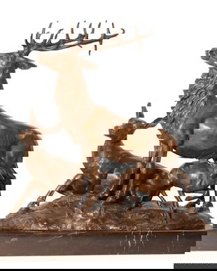 Familie de cerbi-statueta din bronz pe un soclu de marmura