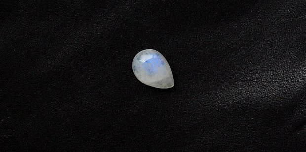 Moonstone cu straluciri albastre  - M91