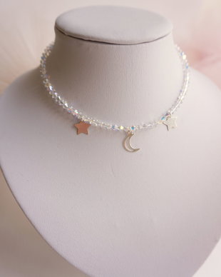 Colier cu cristale Swarovski si talismane de argint