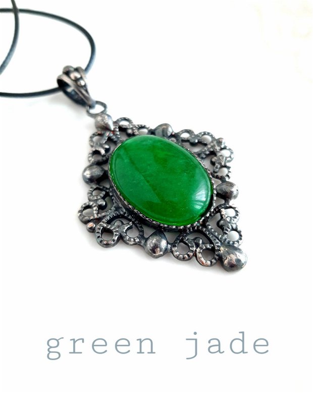 Pandantiv argintat cu jad verde