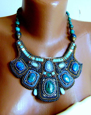 Colier statement, Splendor , antichitati recreate