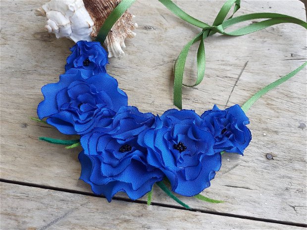 Colier statement Blue Roses