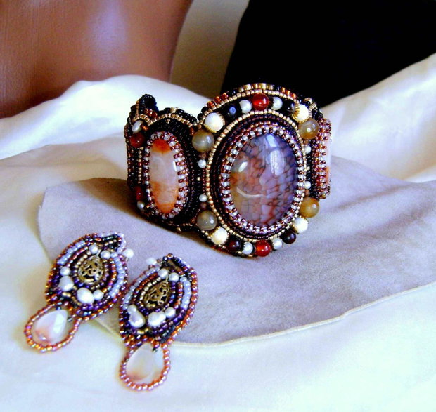 Vanduta / BlackFriday Today ! Bratara vintage unicat, podoabe pe viata