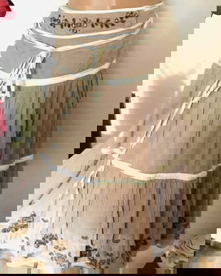 Fusta cu broderie din paiete