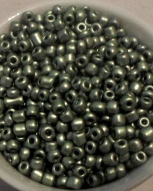 Margele nisip verde deschis metalizat 4 mm 50 g.