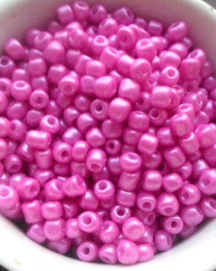 Margele nisip roz perlat dark intens 4 mm 100 g.