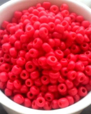 Margele nisip rosu aprins 4 mm 50 g.