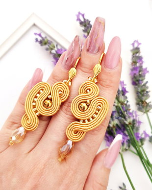 Cercei aurii soutache