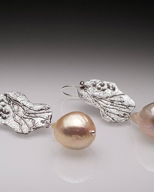 Cercei lucrati manual cu perle baroque ''Treasures''