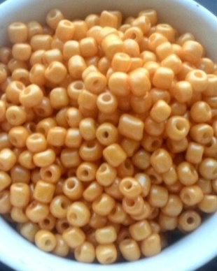 Margele nisip galben miere 4 mm 50 g.