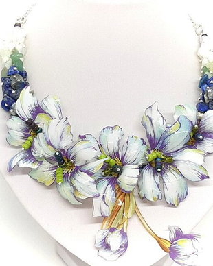 Colier floral cu lapis lazuli ,jad si opalit