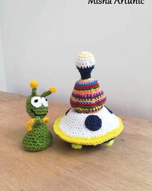 Nava spatiala amigurumi - Jucarie/ Home deco