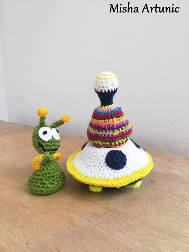 Nava spatiala amigurumi - Jucarie/ Home deco