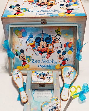 Tava personalizata mot, cu tema Mickey Mouse si prietenii