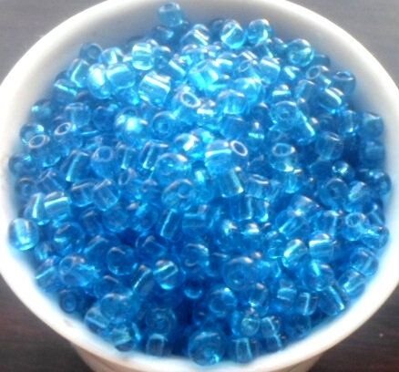 Margele nisip blue inchis transparent 4 mm 50 g.
