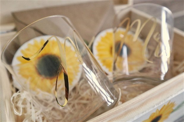 Gift box floarea soarelui pentru nasi/soti/cupluri