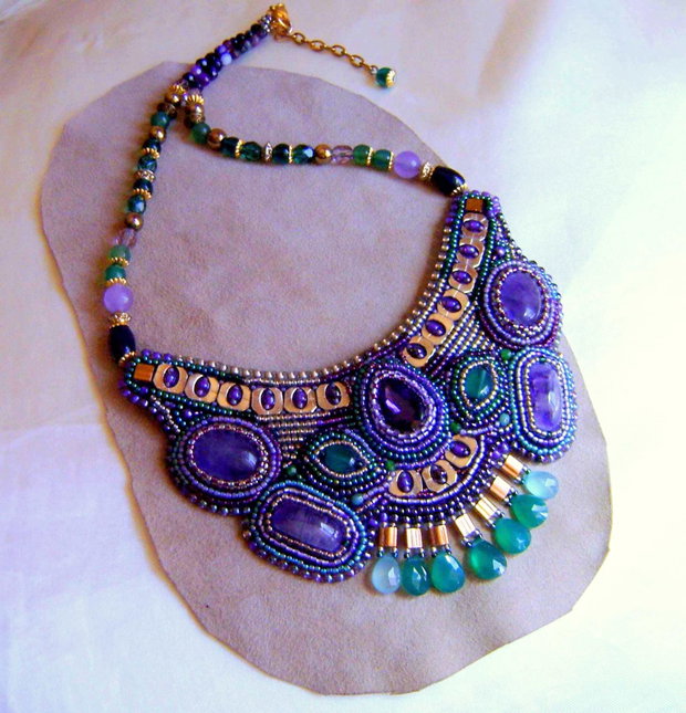 Colier statement de exceptie, Bronzy green onix and amethyst , antichitati recreate