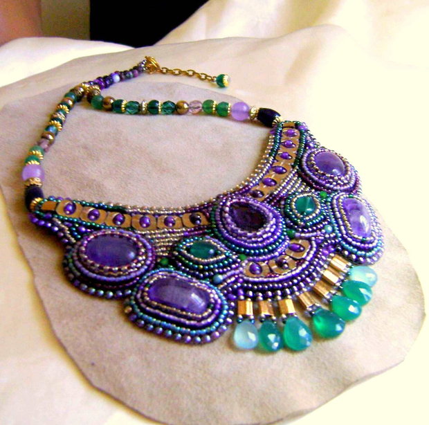 Colier statement de exceptie, Bronzy green onix and amethyst , antichitati recreate