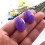Cabochon purple jad