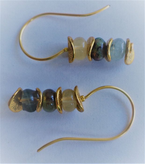 Cercei hoop earrings din sarma ,margele semipretioase si distantiere metalice aurite