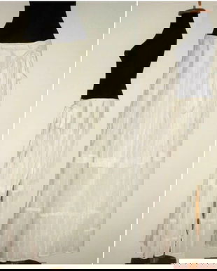 Fusta superba, petrecuta, din panza fina de bumbac, alba