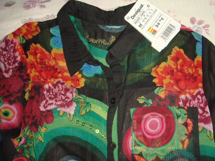 DESIGUAL - Bluza noua, lunga, cu imprimeu floral si paiete