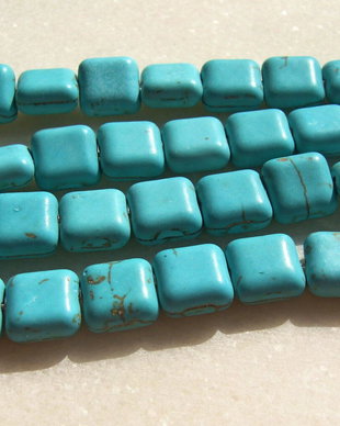 Turcoaz reconstituit patratel aprox 1x1 cm - sirag de lungime aprox 39.5 cm - fara inchizatoare
