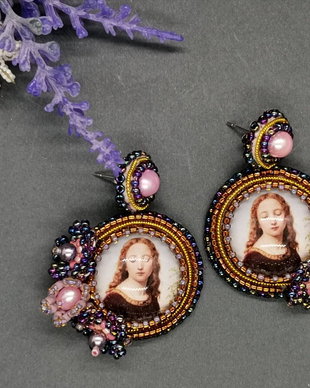 Cercei statement cu portret și flori