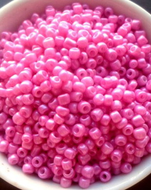 Margele nisip roz perlat inchis 3 mm 50 g.