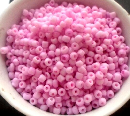 Margele nisip roz deschis 3 mm 100 g.