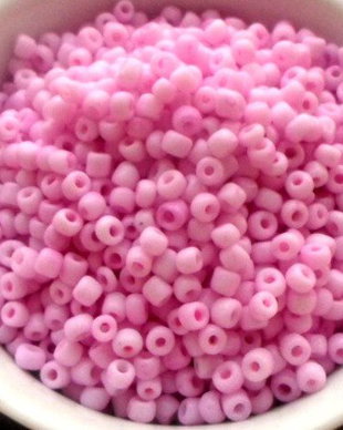 Margele nisip roz deschis 3 mm 50 g.