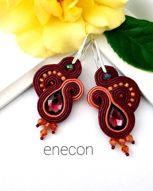 REZERVATI Cercei soutache cu cristale și tortite din argint