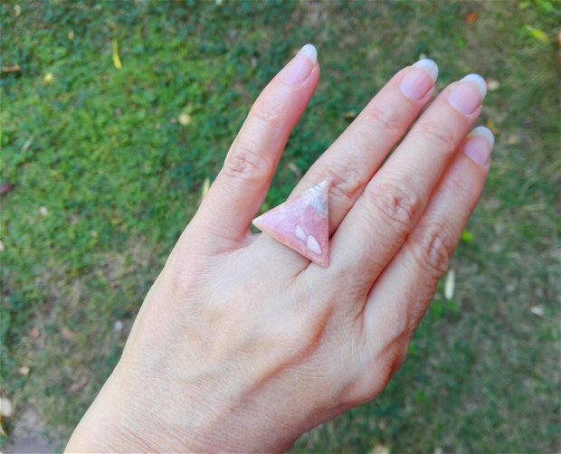 Inel Rodocrozit si Argint 925 - IN512 - Inel pietre semipretioase roz, inel reglabil, inel triunghiular, cadou romantic, cristale vindecatoare