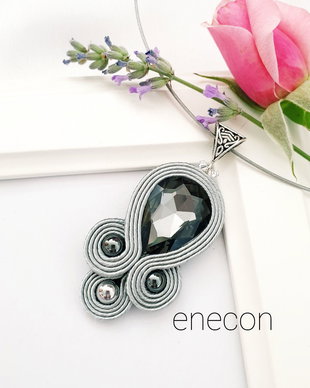 Pandantiv soutache gri