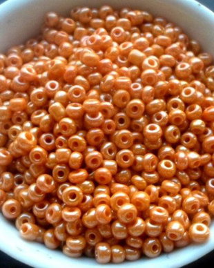 Margele nisip galben miere inchis 3 mm 100 g.