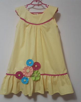 Rochiță galbenă cu flori