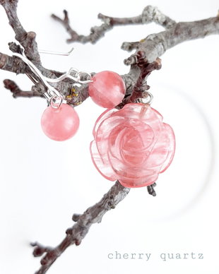 Set cercei și pandantiv trandafir din cherry quartz