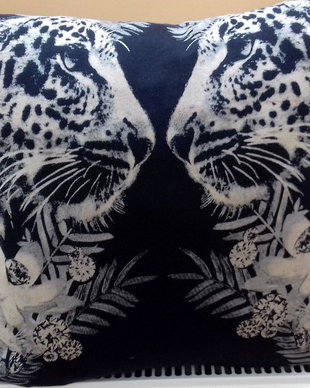 pernuta decor cu leoparzi