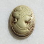 Camee din rasina ovala MICA galben aurie cu baza maron aprox 24x12x4 mm