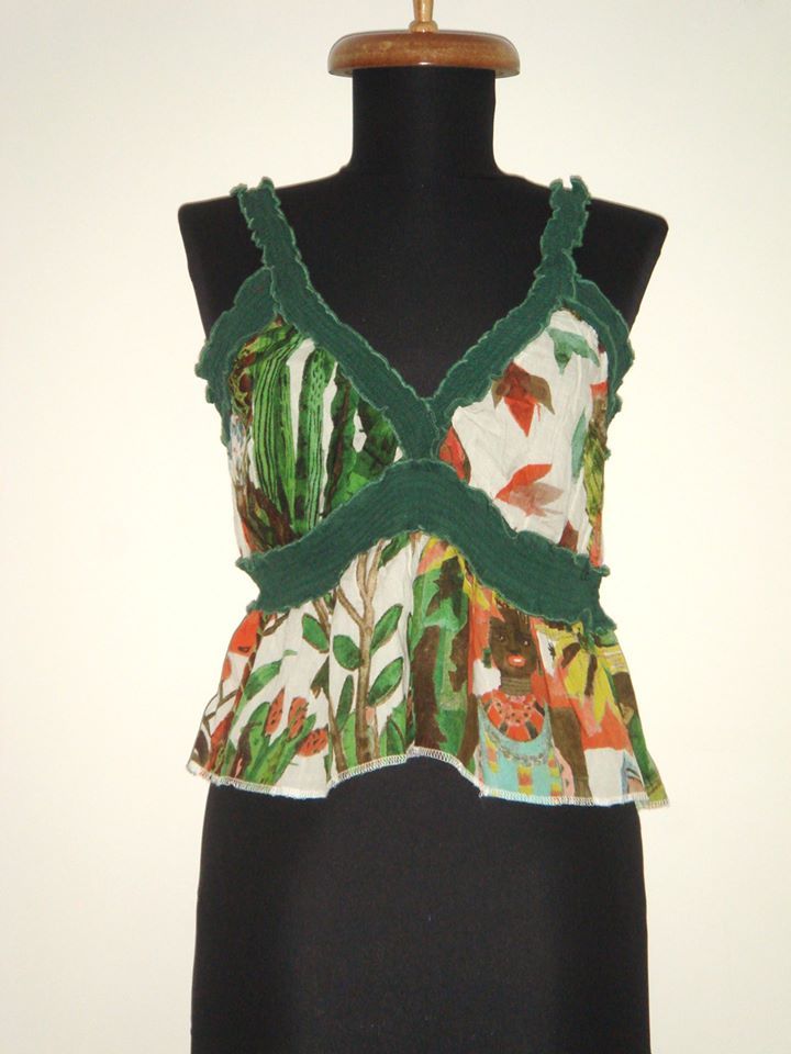 Desigual - Top scurt, din vascoza fina, cu print exotic