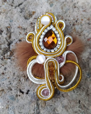 Brosa soutache