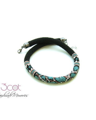 Colier handmade, crosetat cu margele de nisip - Animal Print