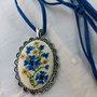 Colier cu broderie manuala