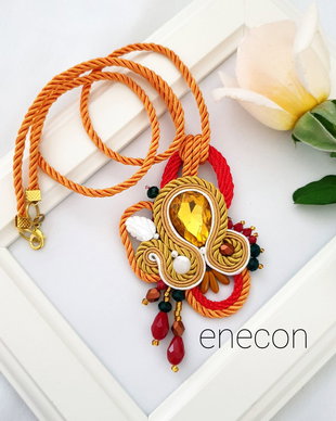 Pandantiv lung, portocaliu, soutache