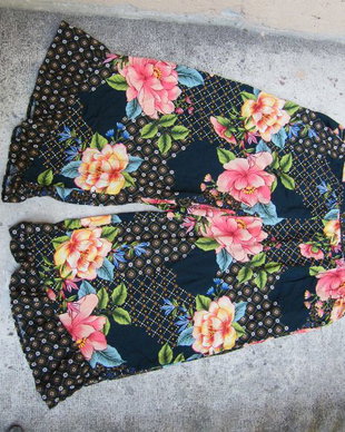 Culottes-pantalon cu flori