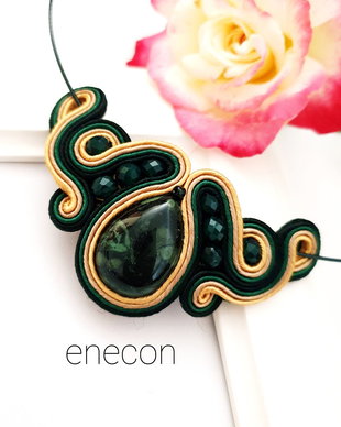 Colier verde-negru , soutache