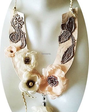 colier floral dantelat diafan